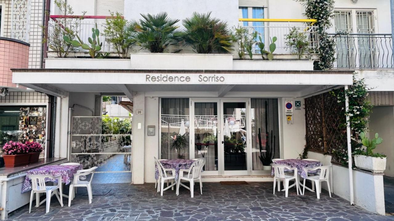 B&B Residence Sorriso Cattolica Exterior foto